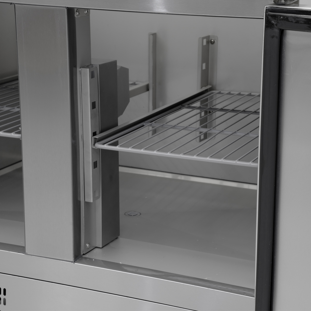 HCB Pizza workbench - folding doors - 90 cm - 390 liters - 230V - stainless steel