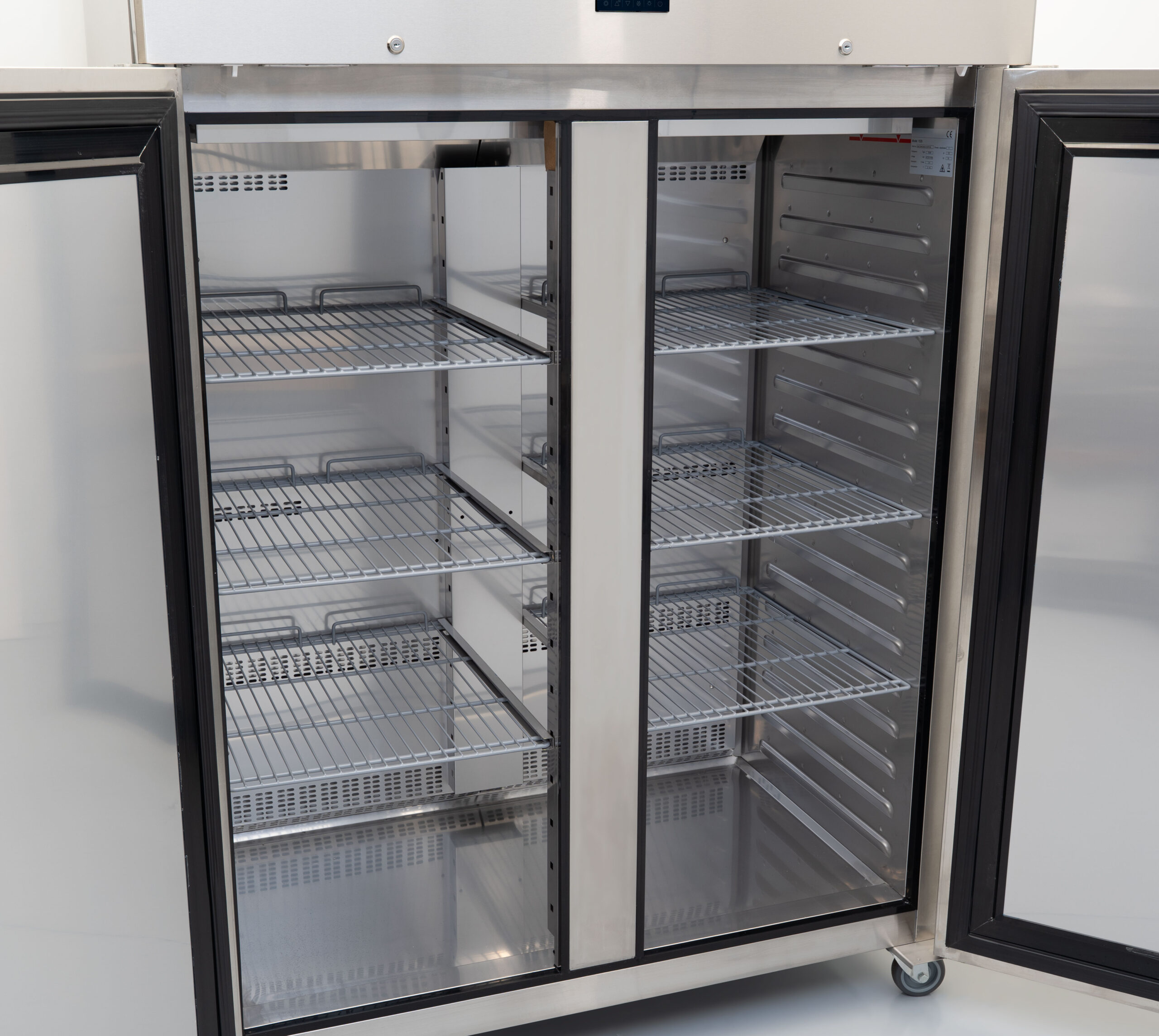 HCB Refrigerator - 2 doors - 1195 liters - energy-efficient - stainless steel - 230V